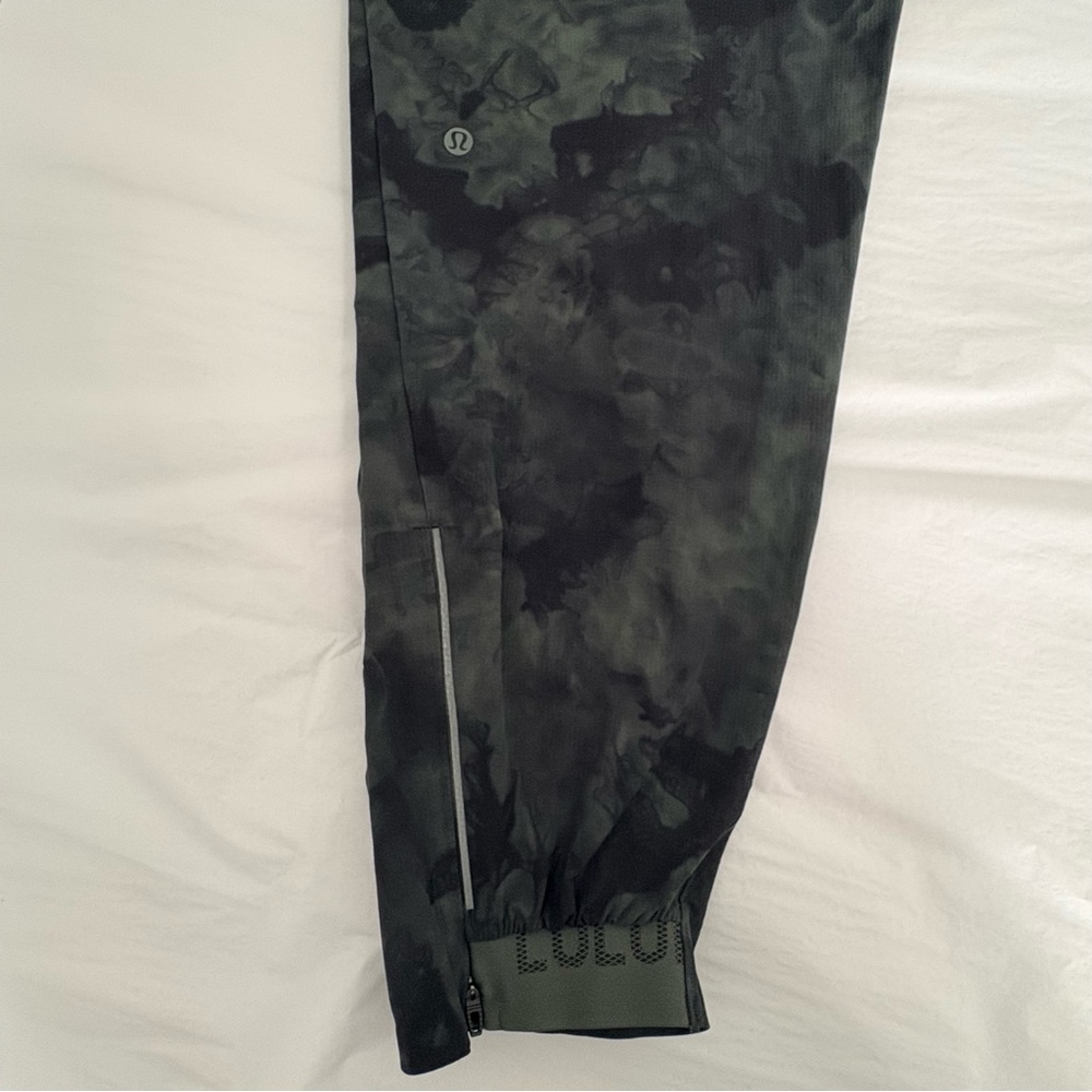 Lululemon | Run State Jogger | Sz L | Tidal Dye Smoked Spruce Black | EUC - Picture 7 of 8